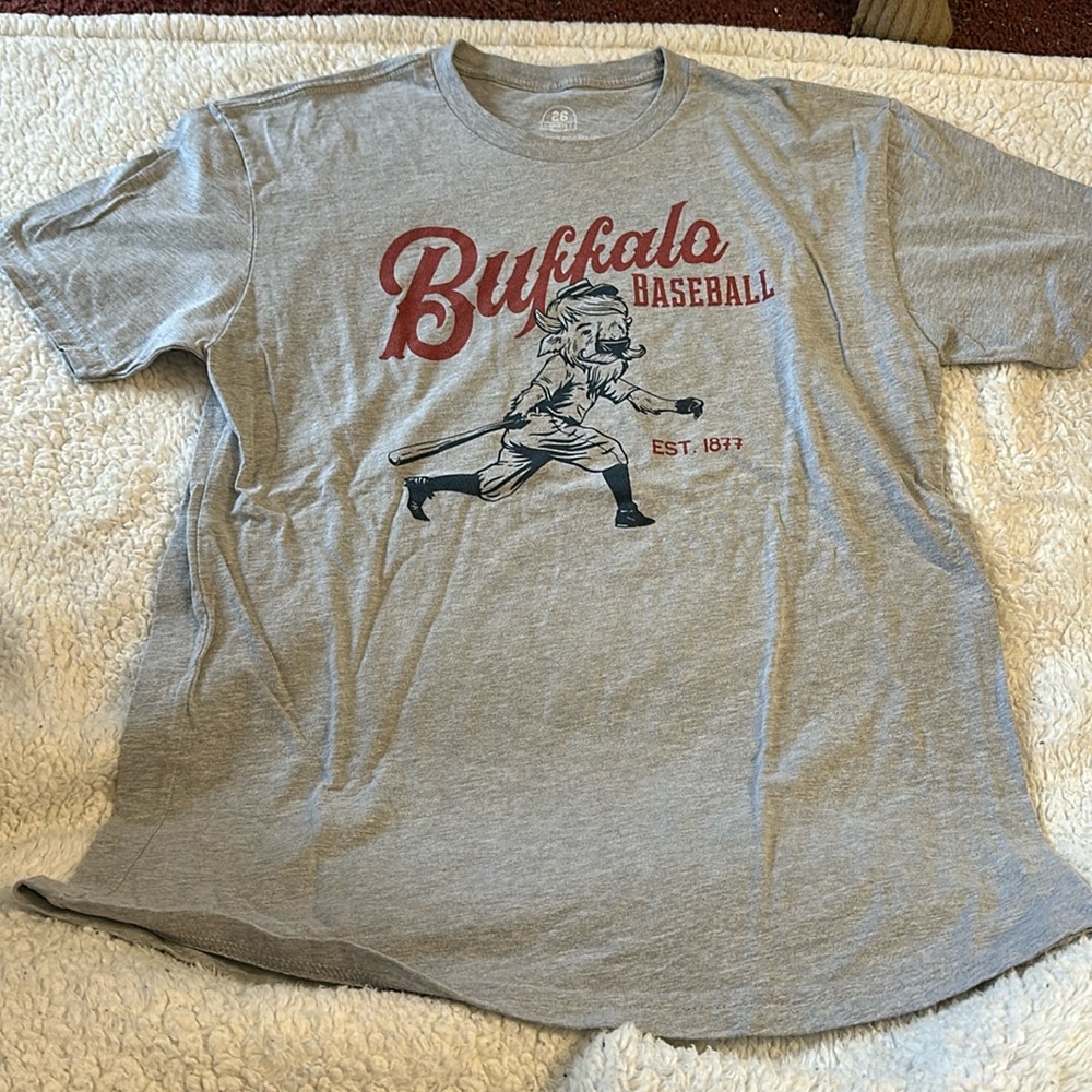 26 Shirts Buffalo Baseball Short Sleeve Tee 🦬